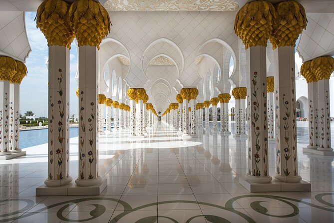 Abu Dhabi Day Tour with Qasr al Watan - Lunch, Marina Mall, and the market stops