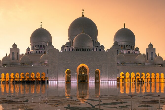 Abu Dhabi Private City Tour - The Dates Market brings in an everyday local stop