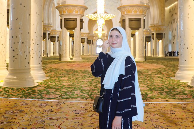 Abu Dhabi Sheikh Zayed Mosque Half-Day Guided Tour from Dubai - The 90-minute mosque visit