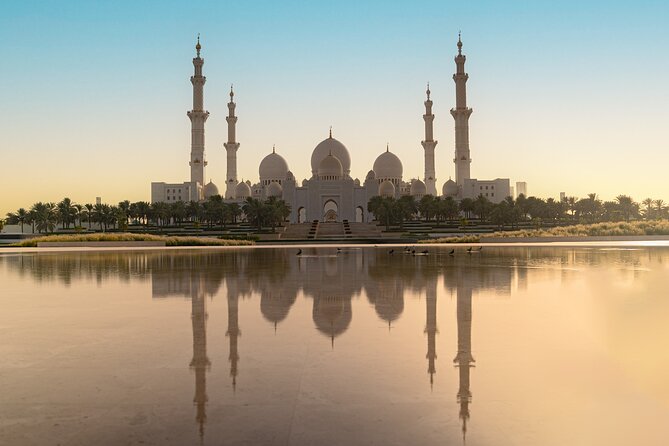 Abu Dhabi Sightseeing Tour: Sheikh Zayed Mosque, Heritage Village & Dates Market - Why the Grand Mosque deserves the longest stop