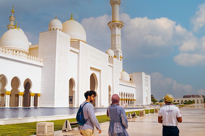 Abu Dhabi Sightseeing Tour: Sheikh Zayed Mosque, Heritage Village & Dates Market - Heritage Village and a short look at old Abu Dhabi