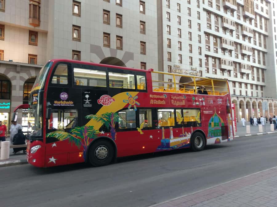 Al Madinah: City Sightseeing Hop-On Hop-Off Bus Tour - Who should book this Al Madinah bus tour?