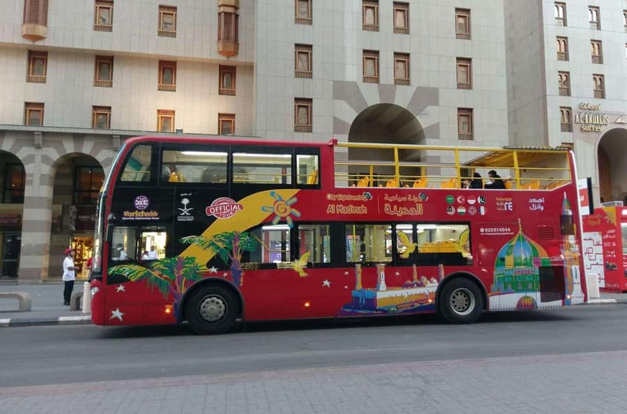 Al Madinah: City Sightseeing Hop-On Hop-Off Bus Tour - Green Route: four stops around the Prophet’s Mosque