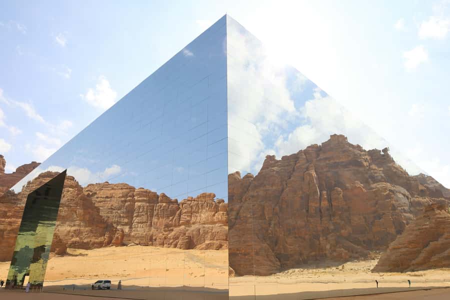 AlUla: Discover AlUla Like a Local Guided Tour - Hegra and the Nabataean tombs