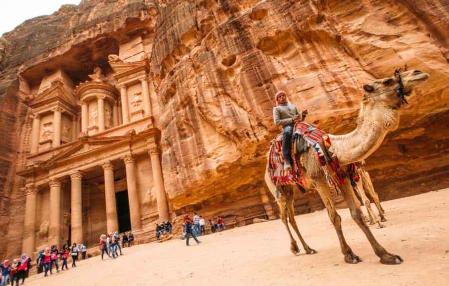 Amman: Petra by Night Tour with Optional Day Visit - The long road from Amman to Petra