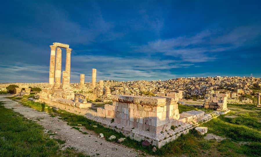 Amman Sightseeing Private Tour with Additional Options - Walking through the Citadel’s long timeline