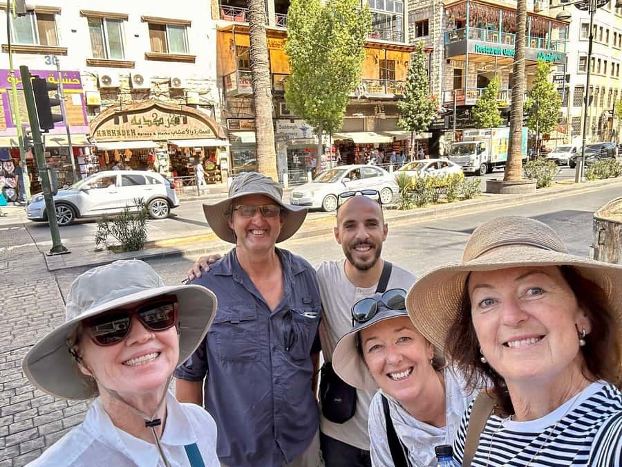 Amman Walking Tour: Hidden Gems, Culture & Street Food - King Abdullah I Mosque and Jordanian customs