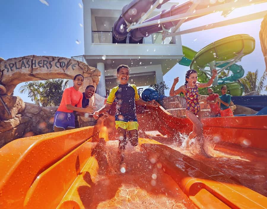Aquaventure World Waterpark Ticket at Atlantis Dubai - Heat, footwear, and changing facilities
