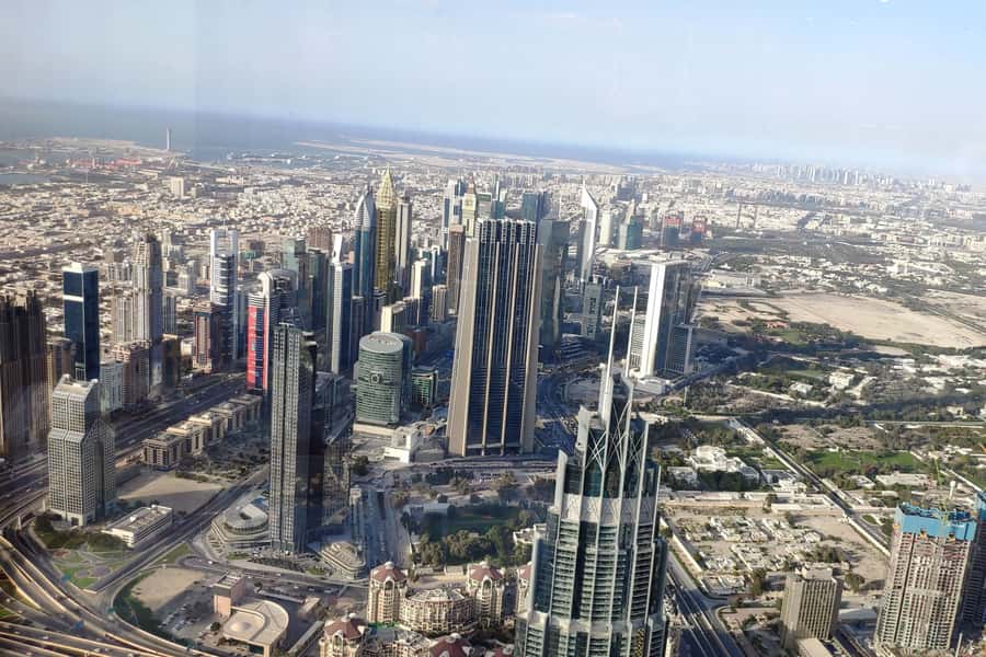Burj Khalifa VIP Lunch – Michelin Dining & Porsche Transfer - Views, privacy, and what you do not get