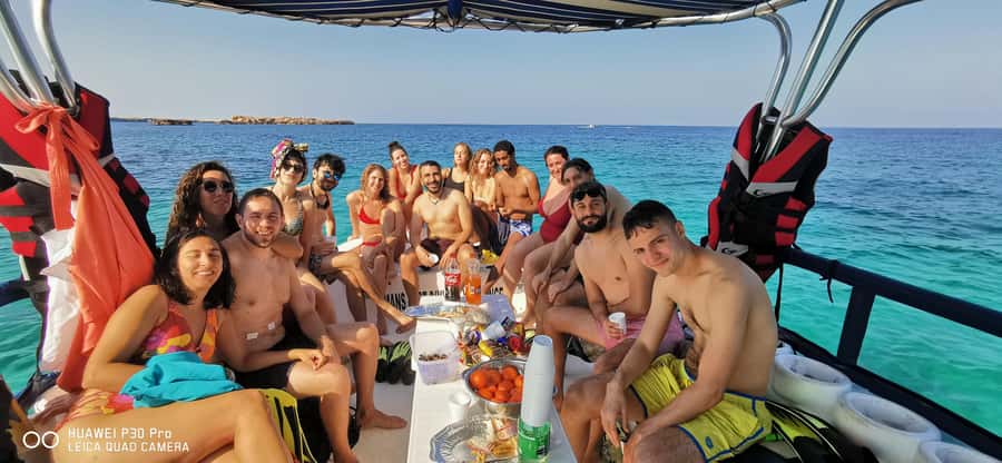 Daymaniyat Island: Snorkelling Tour with Tasty Lunch - First stop: finding turtles in the reserve