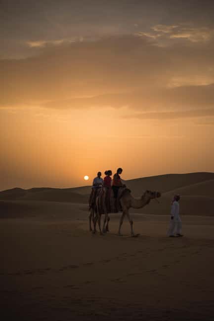 Doha Desert Excursion, Camel Ride, Inland sea, Sandboarding - A 20-minute camel ride with a traditional feel