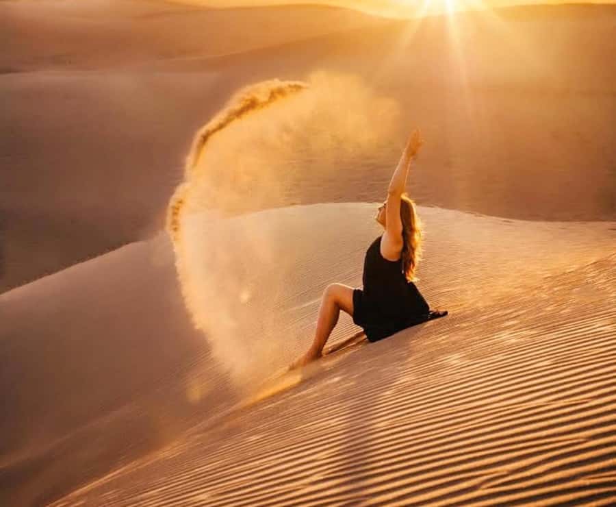 Doha: Inland Sea, Desert Safari, Camel Ride and Sandboarding - Tea, camels, and the first desert stop