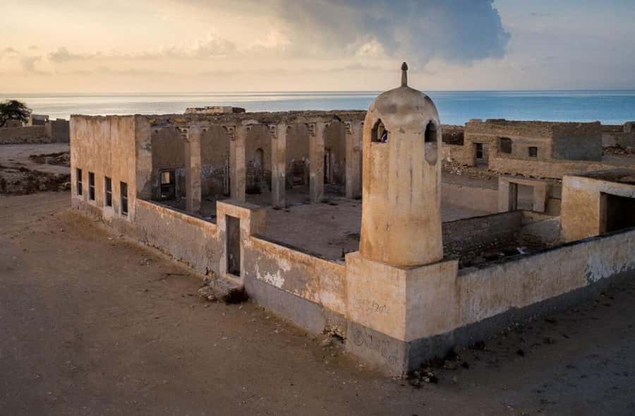 Doha North Qatar Tour Zubara Fort, Mangroves, Jumail Village - The guides make the long drives worthwhile