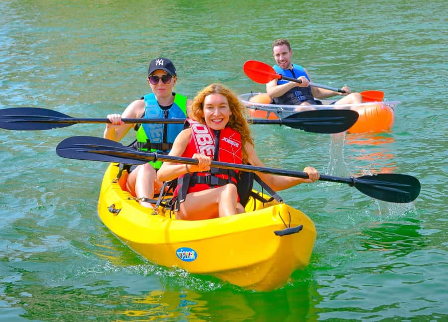 Dubai: 1-hour Kayaking or Stand Up Paddle at Dukes The Palm - What the views are really worth