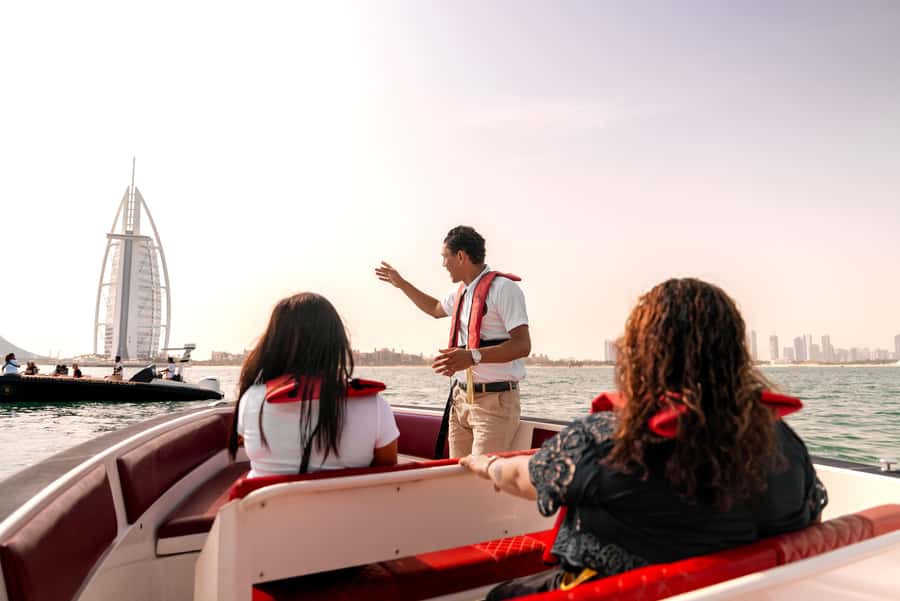 Dubai: 100-Min Speed Boat Tour, Atlantis & Burj Al Arab View - From Dubai Marina to the open Gulf