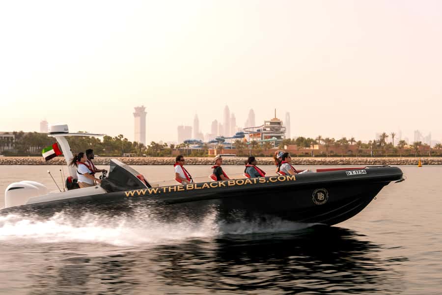 Dubai: 100-Min Speed Boat Tour, Atlantis & Burj Al Arab View - Who should book this ride?