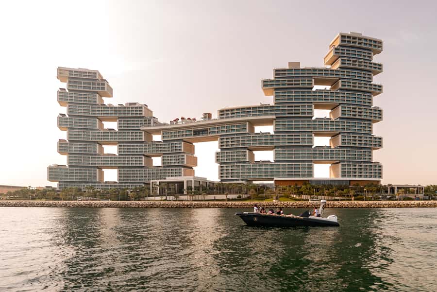 Dubai: 100-Min Speed Boat Tour, Atlantis & Burj Al Arab View - JBR and Skydive Dubai from the water