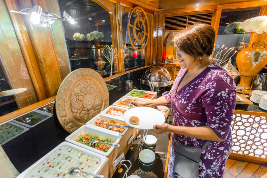 Dubai: 2-Hour Evening Dhow Cruise and Dinner - What the $80 price really covers