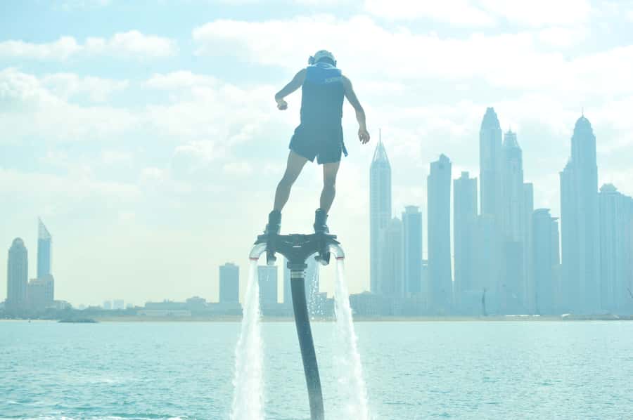 Dubai: 30-Min Flyboard Beginner Session at The Palm Jumeirah - From basic balance to spins and dolphin-style moves