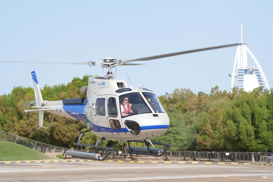 Dubai: 30-Minute Scenic Helicopter Tour - The seating layout and the best place to sit