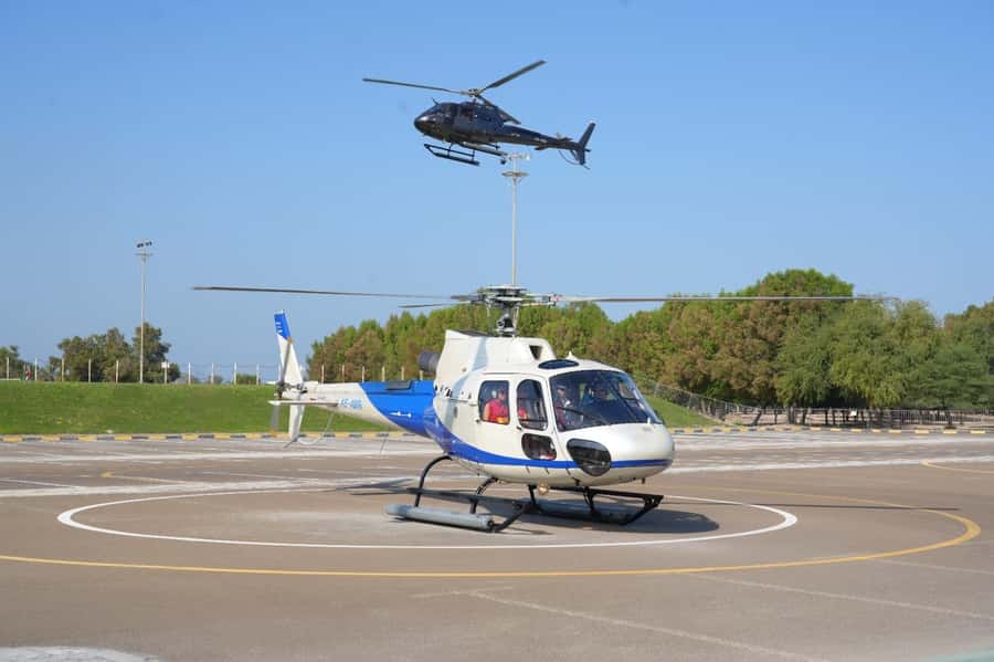 Dubai: 30-Minute Scenic Helicopter Tour - Atlantis, Atlantis Royal, and the Jumeirah coastline