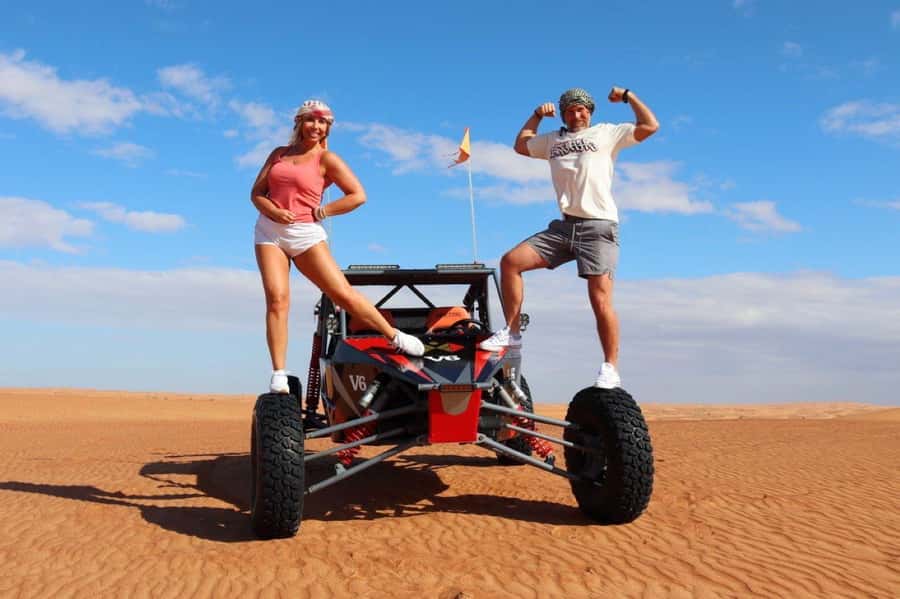 Dubai: 3000cc V6 Dune Buggy & Sandboarding -Private Tour - One hour on the Red Dunes