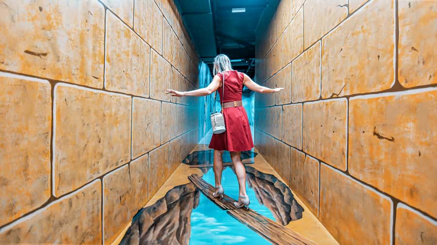 Dubai: 3D World Trick-Art Selfie Museum Entrance - How the paintings turn you into the subject