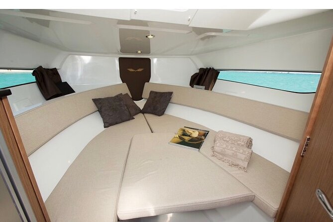 Dubai 3h Sea escape: Swim! Tan! Sightsee! - Why the private format matters