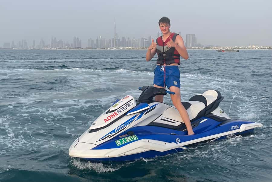 Dubai: 45-Minute Jet Ski Ride - The safety briefing and learning the controls