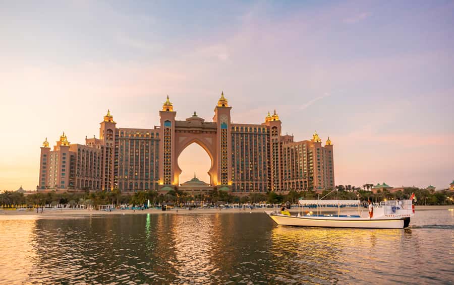 Dubai: Abra Boat Tour in Atlantis, Palm, Ain Dubai & Marina - Seeing Palm Jumeirah from the water