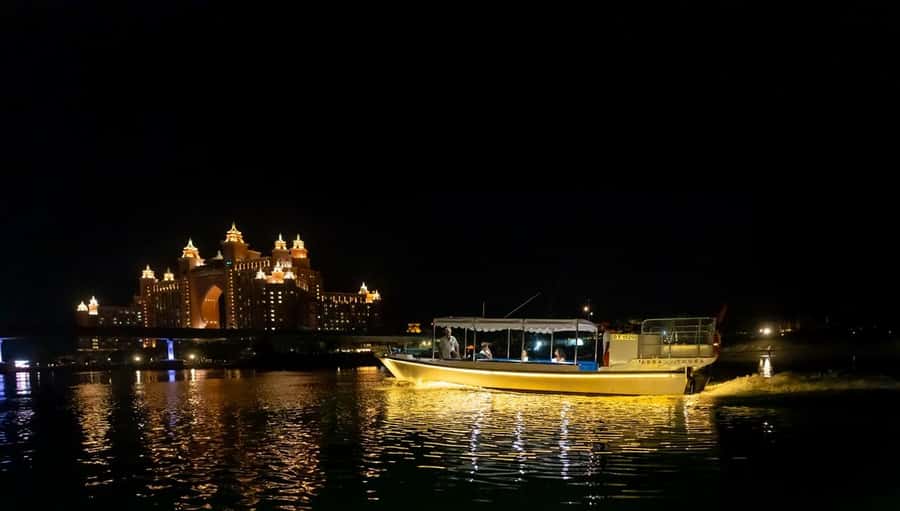 Dubai: Abra Boat Tour in Atlantis, Palm, Ain Dubai & Marina - Price, group size, and overall value