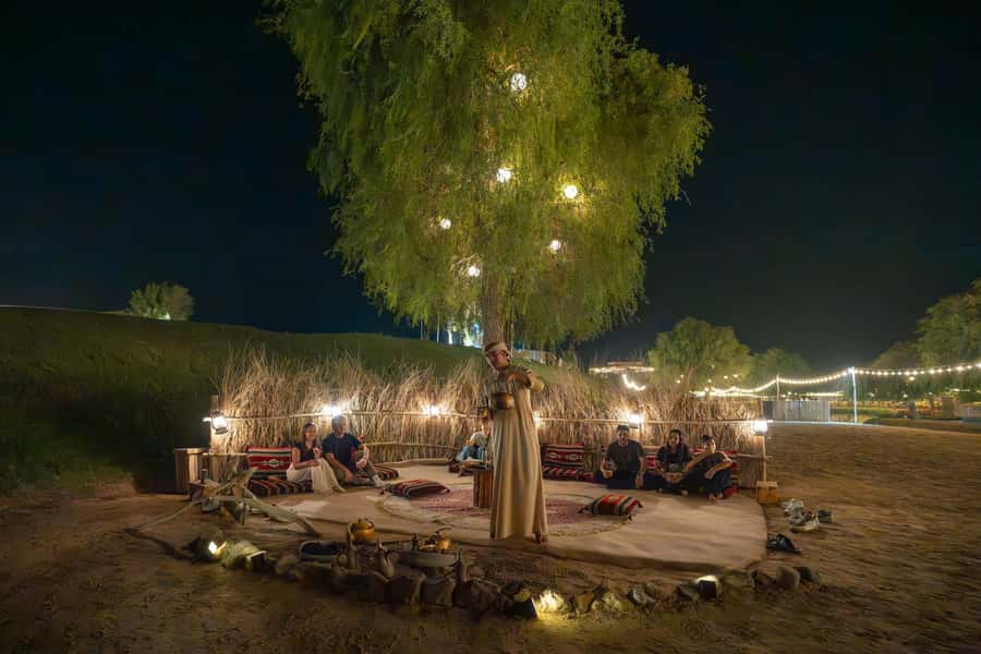 Dubai: Al Marmoom Oasis Camp Experience with Bedouin Dinner - Who should book this Al Marmoom evening?