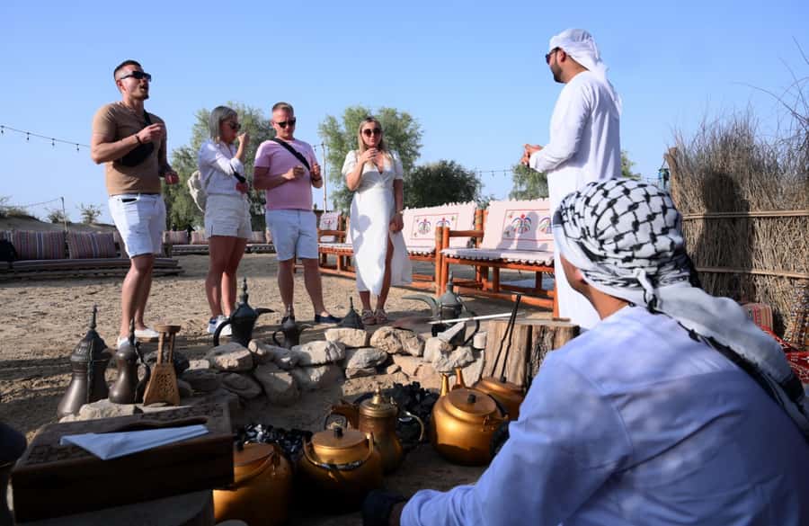 Dubai: Al Marmoom Oasis Horse Riding Experience with Snack - Transport to a remote desert setting
