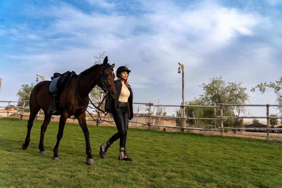 Dubai: Al Marmoom Oasis Horse Riding Experience with Snack - Price, extra costs, and overall value
