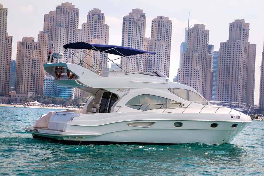 Dubai: Atlantis and Burj Al Arab Cruise on Luxury Yacht - Palm Jumeirah is best seen from the outside