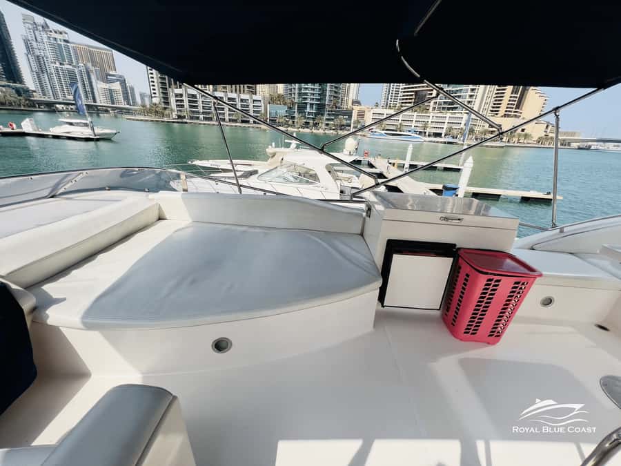 Dubai: Atlantis and Burj Al Arab Cruise on Luxury Yacht - Two or three hours is enough for most groups