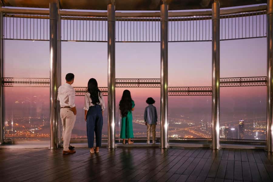 Dubai: Burj Khalifa Levels 124 & 125 Entry Ticket + Options - Reaching the Burj Khalifa from Dubai Mall