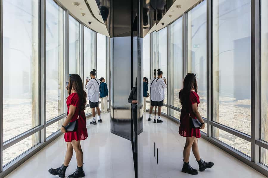 Dubai: Burj Khalifa Sky Level 148, 124, & 125 Entry Ticket - Levels 124 and 125: larger views, larger crowds