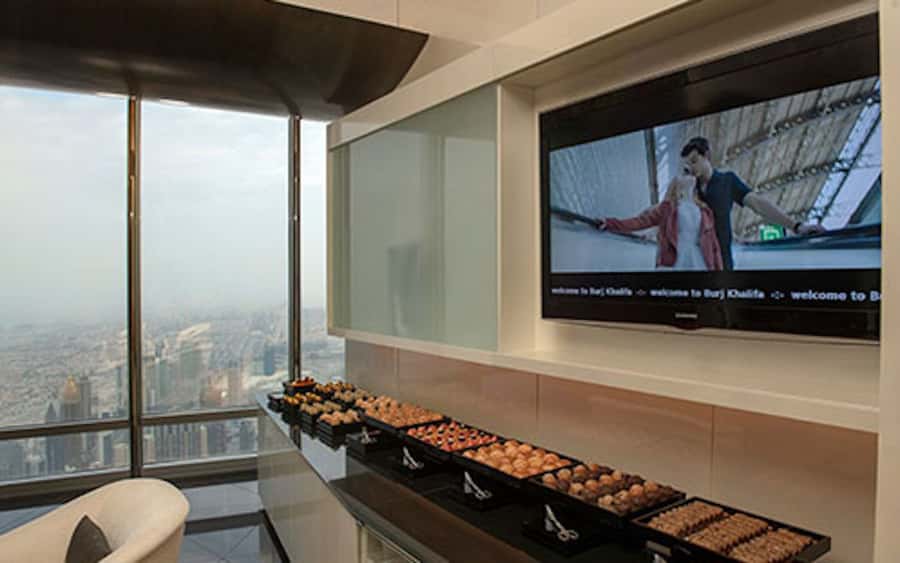 Dubai: Burj Khalifa VIP Experience Level 152 Lounge Access - Getting to the Lower Ground entrance in Dubai Mall