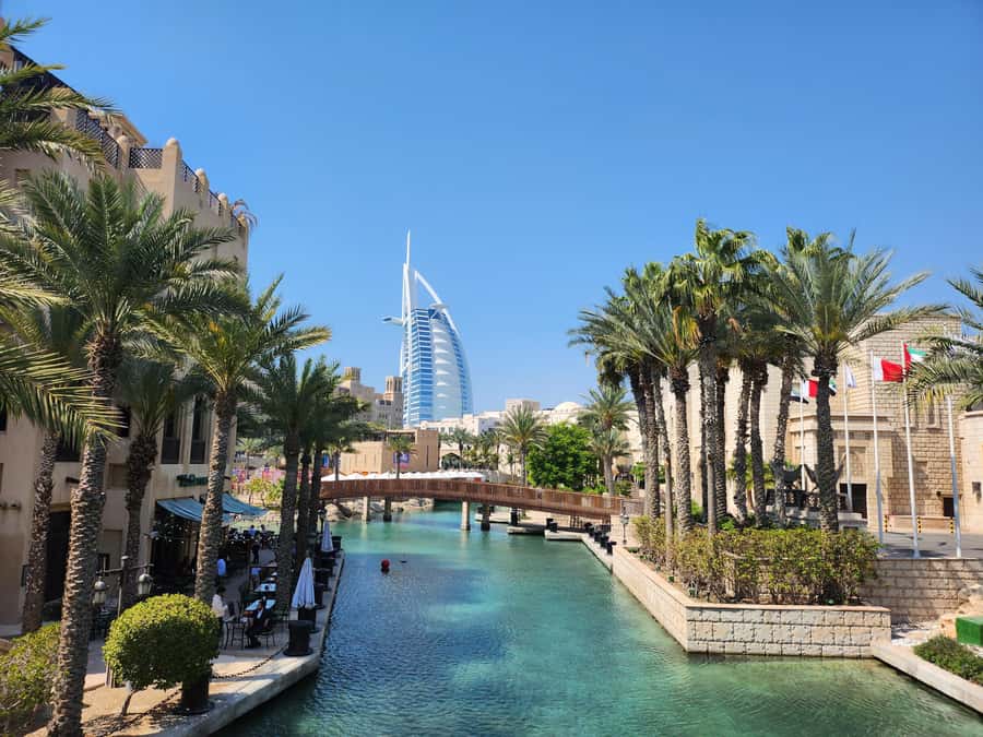 Dubai: City Highlights Tour with Blue Mosque & Street Food - The Blue Mosque and a quieter side of Dubai