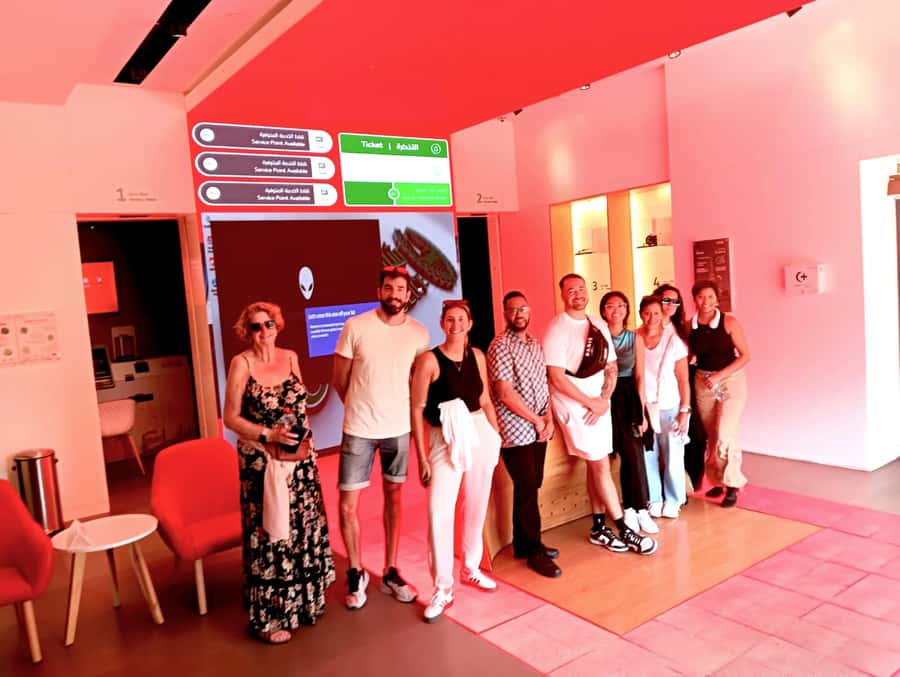 Dubai: Discover Dubai Old Town, Souks, Museum & Street Food - Guide style, pace, and group experience