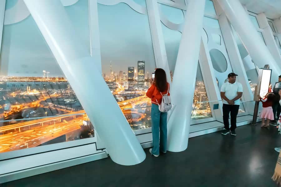 Dubai: Entry Ticket to the Dubai Frame with Deck Access - Why the Dubai Frame works better than a simple lookout