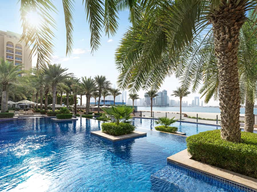 Dubai: Fairmont the Palm Pool and Beach Access - The main weaknesses to weigh