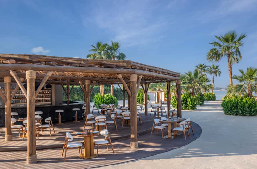 Dubai: Fairmont the Palm Pool and Beach Access - Starting your day: arrival and finding the right area
