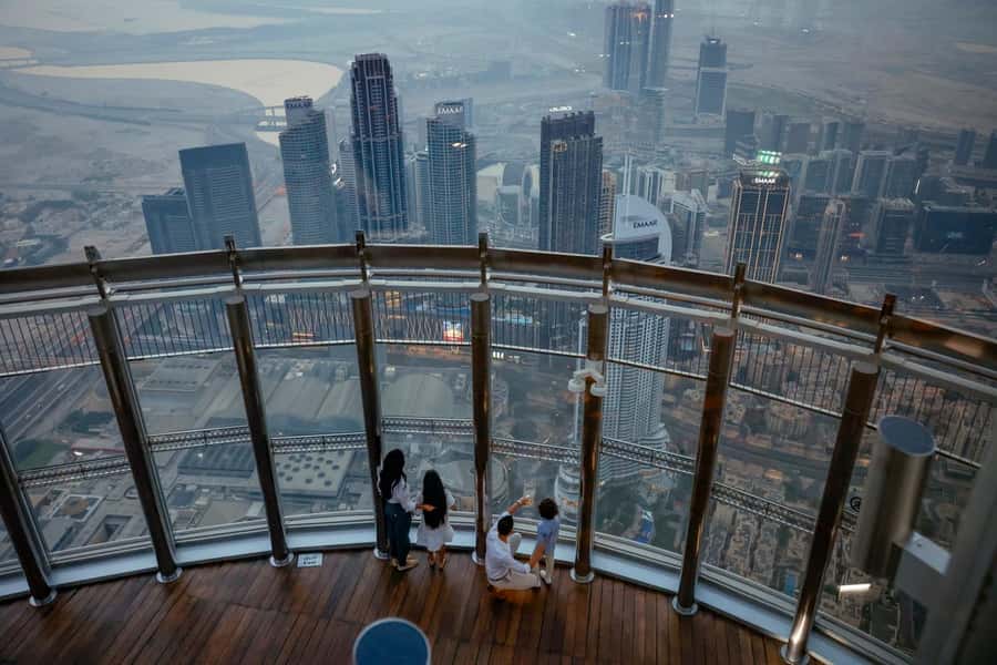 Dubai: Fast Track Entry to Burj Khalifa Levels 124 & 125 - The express elevator ride to Level 124