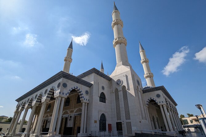 Dubai: Frame Tickets, Creek, Souks & Blue Mosque Guided Tour - Gold Souk and Spice Souk: Dubai’s trading side