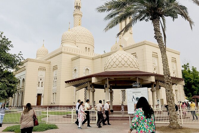 Dubai Full Day Tour with Entry Ticket to Burj Khalifa at the Top - Dubai Mall and the Burj Khalifa