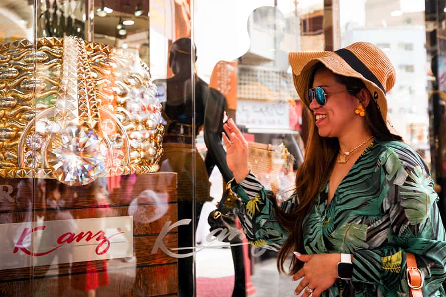 Dubai: Half-Day City Tour with Blue Mosque, Creek, and Souks - Arabic coffee and Emirati welcome at Al Khayma Heritage House