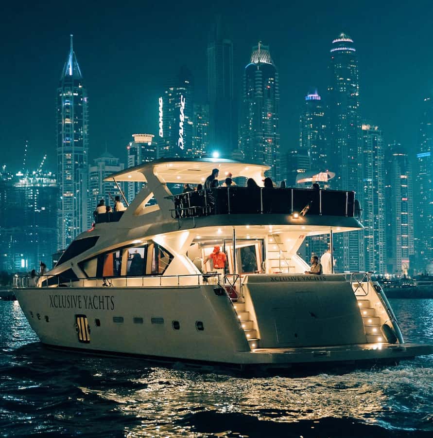 Dubai Harbor: Luxury Yacht Tour with BBQ Options - Ain Dubai and JBR from the upper deck