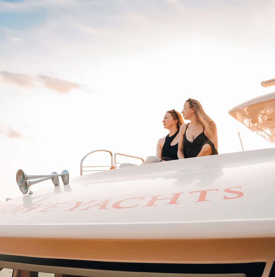 Dubai Harbor: Luxury Yacht Tour with BBQ Options - What the service feels like